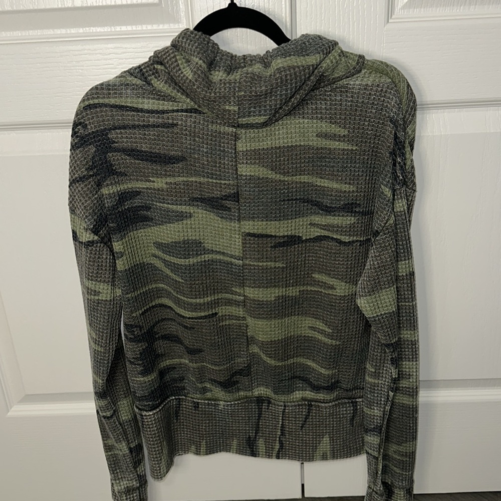 Altarid State mock neck camo shirt size medium - Picture 6 of 10